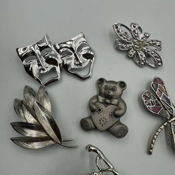 Vintage Brooch Lot Silver Tone Dragonfly Leaf Mask Bear Flower Cluster 6PC - Picture 7 of 15